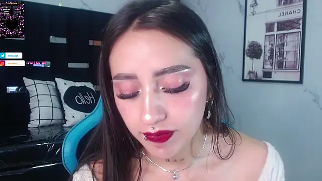 Abril Velvet a  online show from October 2025 01:20:01 AM