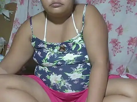 Snapshot of hot_mom13 chatting on September 2025 12:37:01 PM hot mom13 online show from September 2025 12:37:01 PM