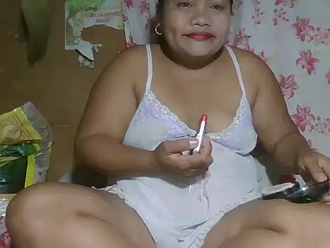 Snapshot of hot_mom13 chatting on October 2025 05:01:01 PM hot mom13 online show from October 2025 05:01:01 PM