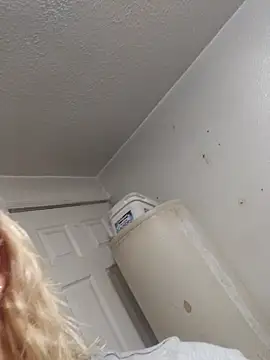 toomuchofafreak online show from October 2025 05:04:01 AM