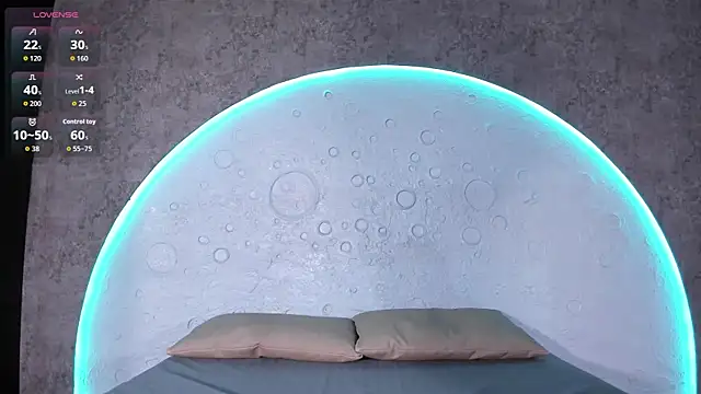 ReinaChloe online show from October 2025 04:41:02 PM