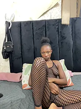 LonelyQueenxx25 online show from March 2026 07:44:01 PM