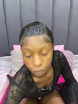 Snapshot of LonelyQueenxx25 chatting on July 2026 10:12:02 PM LonelyQueenxx25 online show from July 2026 10:12:02 PM
