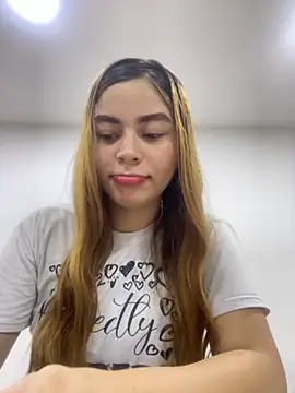 CharlotteBrownn  online show from November 2025 03:30:02 AM