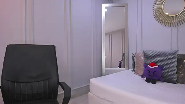 CharlotteBrownn  online show from December 2025 04:32:01 AM