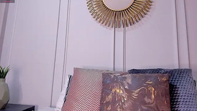 CharlotteBrownn  online show from April 2026 12:27:01 AM