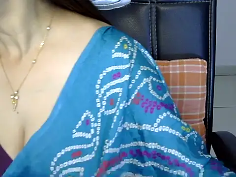 Rumi cute online show from November 2025 12:14:02 PM