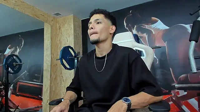 AlessandroKiing online show from April 2026 09:26:02 PM