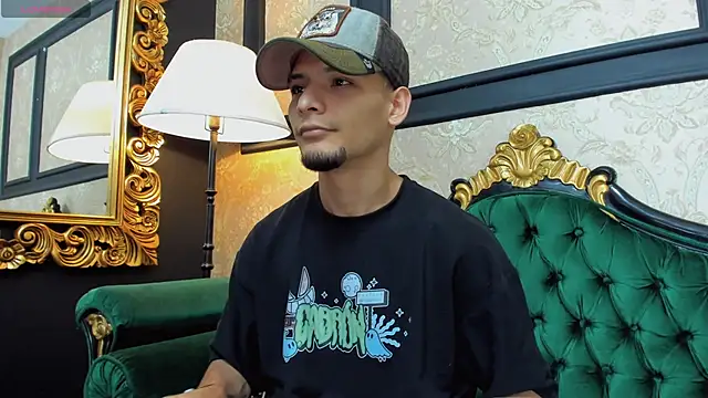 AlessandroKiing online show from April 2026 07:48:01 PM