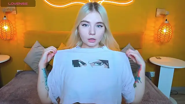 RuthBryant online show from November 2025 12:32:02 AM