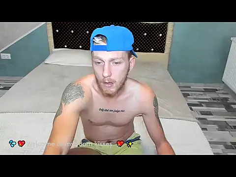 HugeDickk01 online show from September 2025 08:01:02 PM