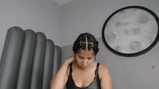 Lucy-23 online show from April 2026 04:45:02 AM