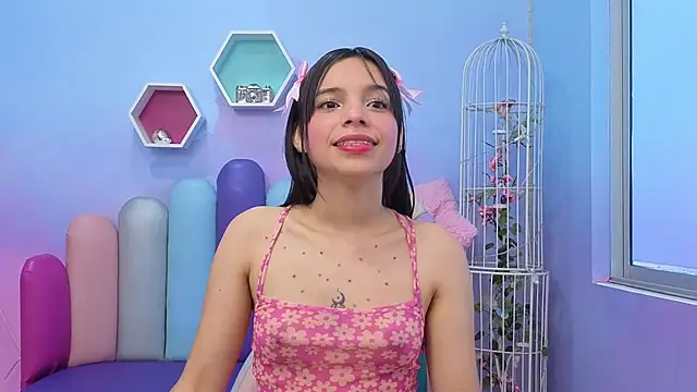 Issa Skinny  online show from October 2025 11:44:02 AM