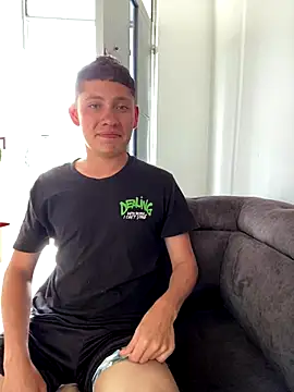 elfernh online show from December 2025 06:47:01 PM