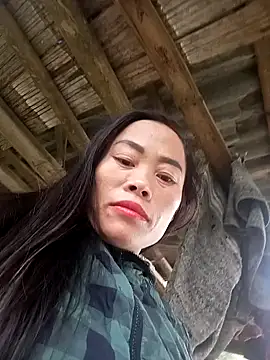 CoMay003 online show from November 2025 03:28:01 AM