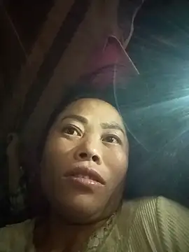 CoMay003 online show from November 2025 08:00:01 PM