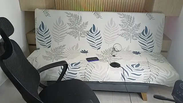 samiacooper25 online show from December 2025 05:37:02 AM