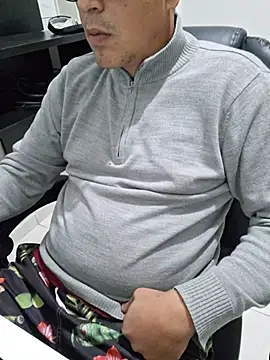 Snapshot of Carloskasado chatting on October 2025 09:37:01 PM Carloskasado online show from October 2025 09:37:01 PM