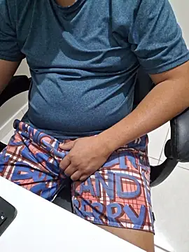 Snapshot of Carloskasado chatting on October 2025 11:35:02 PM Carloskasado online show from October 2025 11:35:02 PM