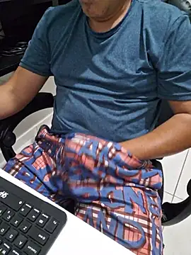 Snapshot of Carloskasado chatting on October 2025 11:17:02 PM Carloskasado online show from October 2025 11:17:02 PM