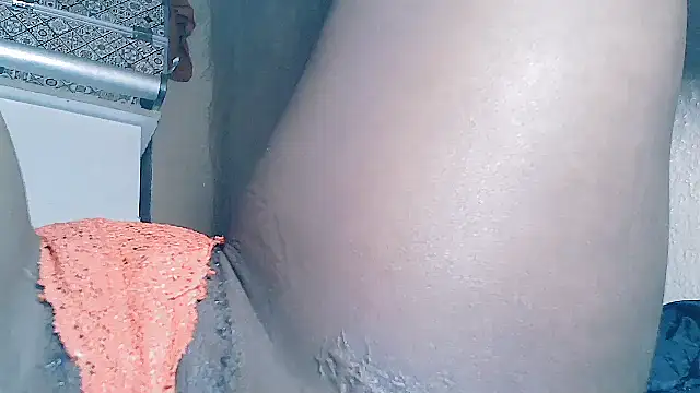 Chloe2001 online show from September 2025 10:44:02 PM