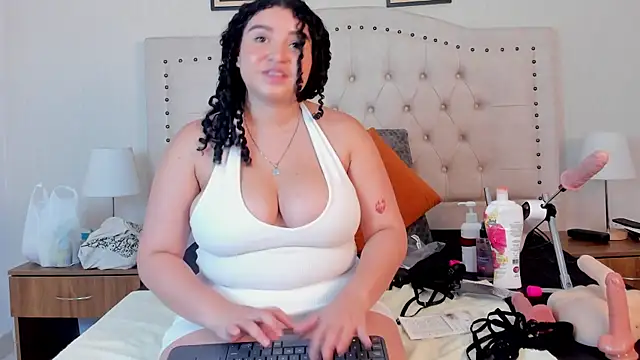 cristhi esterling online show from October 2025 12:31:01 PM