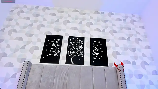 cristhi esterling online show from November 2025 01:04:01 PM