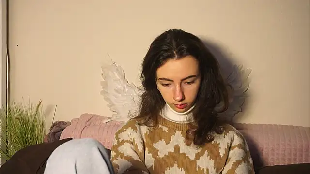 DeneenTurja online show from November 2025 11:00:01 AM