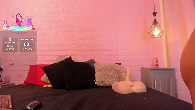 MayteLiu  online show from October 2025 12:38:01 PM