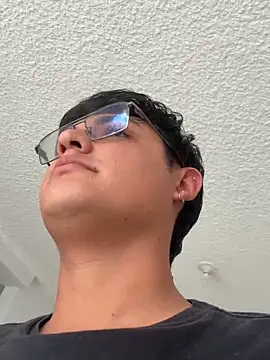 yesitwink  online show from March 2026 09:58:02 PM