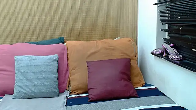 EXOTICBABEXX online show from October 2025 04:07:02 PM