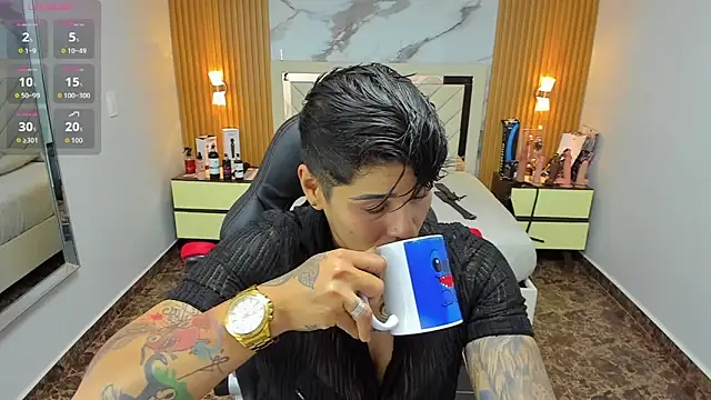 KAROLLJONES1 online show from October 2025 07:36:02 PM