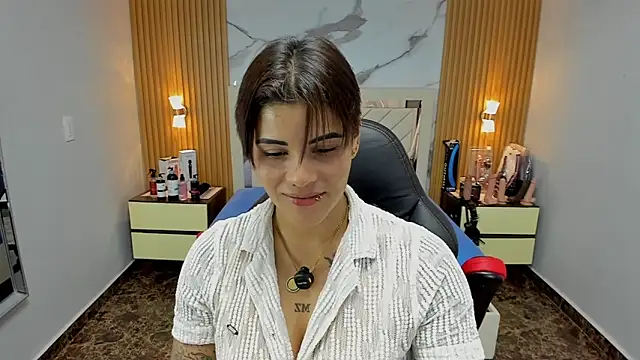 KAROLLJONES1 online show from November 2025 11:27:02 PM