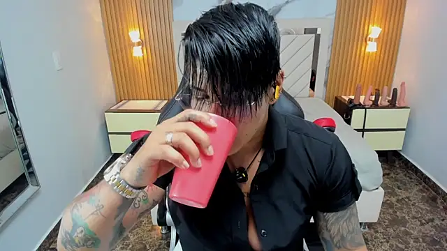 KAROLLJONES1 online show from April 2026 09:39:33 PM