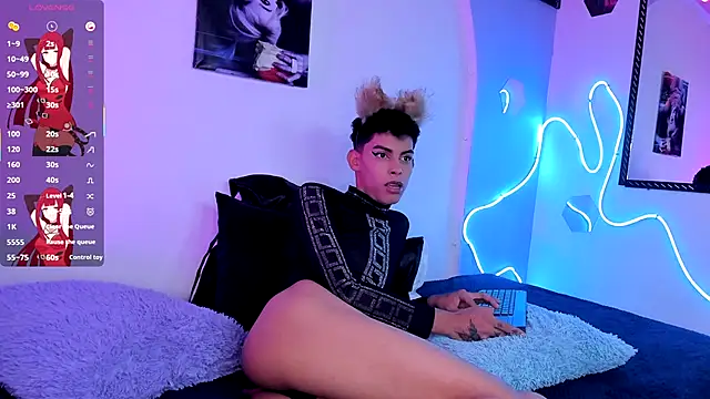 Snapshot of Room_69x chatting on September 2025 01:33:02 PM Room 69x online show from September 2025 01:33:02 PM