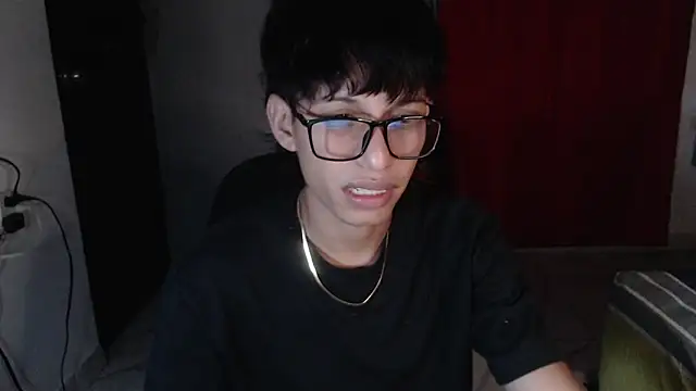 Snapshot of sung_yol chatting on October 2025 12:40:02 AM sung yol online show from October 2025 12:40:02 AM