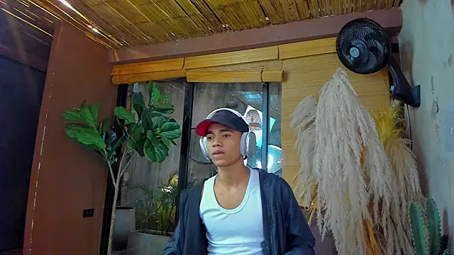 AlanCutee online show from November 2025 11:35:01 AM