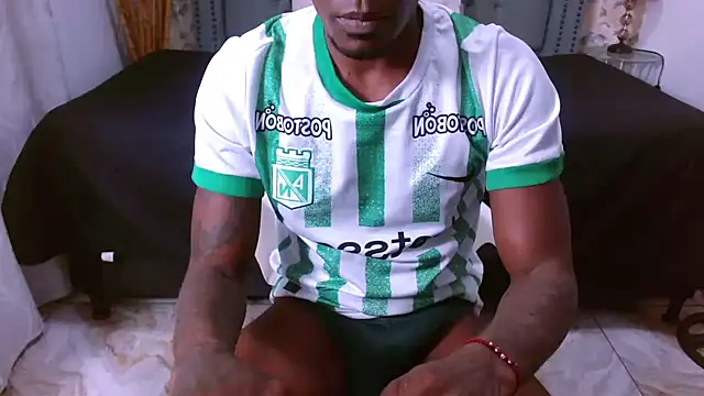 Snapshot of adesstone chatting on October 2025 04:32:02 AM adesstone online show from October 2025 04:32:02 AM