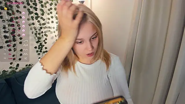 little  caprice online show from September 2025 06:10:01 PM