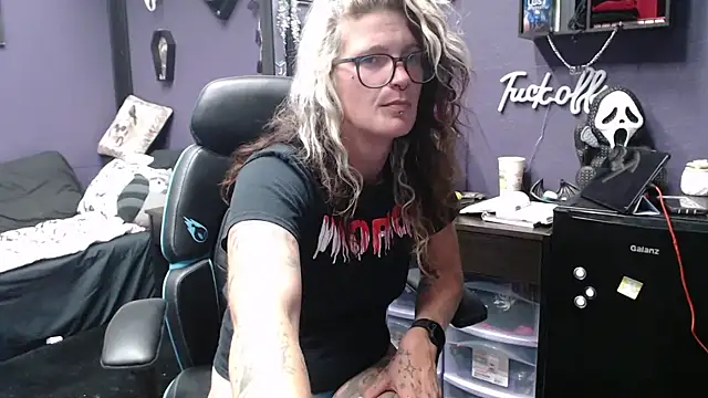 Snapshot of oddywithabody chatting on October 2025 06:45:01 AM oddywithabody online show from October 2025 06:45:01 AM