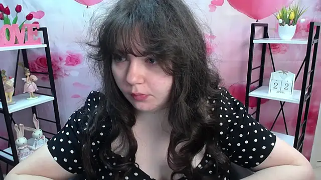 Snapshot of NeonilaLisova chatting on April 2026 05:08:01 AM NeonilaLisova online show from April 2026 05:08:01 AM