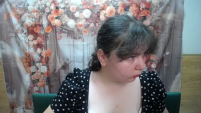 Snapshot of NeonilaLisova chatting on July 2026 05:02:01 AM NeonilaLisova online show from July 2026 05:02:01 AM