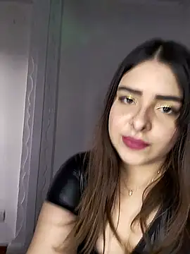 Nahomy cm online show from October 2025 08:21:02 PM