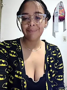 Snapshot of Sofia_leving chatting on November 2025 05:29:02 AM Sofia leving online show from November 2025 05:29:02 AM