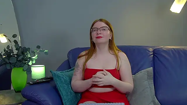 Snapshot of AliceAllisons chatting on September 2025 06:29:01 PM AliceAllisons online show from September 2025 06:29:01 PM