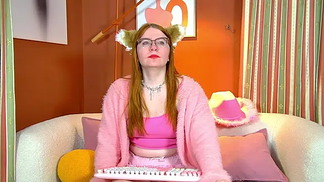 Snapshot of AliceAllisons chatting on September 2025 06:34:01 PM AliceAllisons online show from September 2025 06:34:01 PM