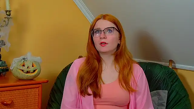 Snapshot of AliceAllisons chatting on October 2025 08:10:01 PM AliceAllisons online show from October 2025 08:10:01 PM