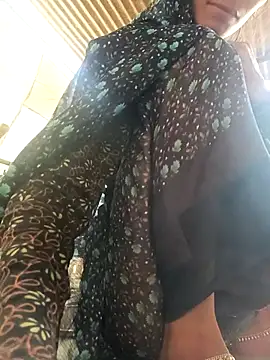 Snapshot of Juhi_chawla chatting on October 2025 03:39:02 AM Juhi chawla online show from October 2025 03:39:02 AM