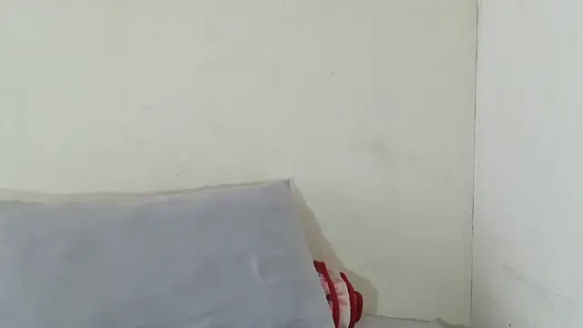 SexyBitchx01 online show from October 2025 01:32:01 PM