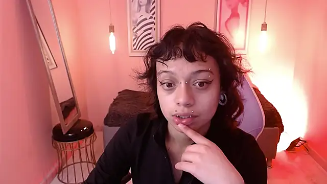 Snapshot of LadyWawy chatting on September 2025 01:11:02 PM LadyWawy online show from September 2025 01:11:02 PM